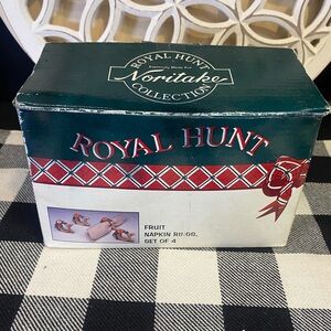 Noritake Royal Hunt Napkin Rings Set‎ - Red and Green